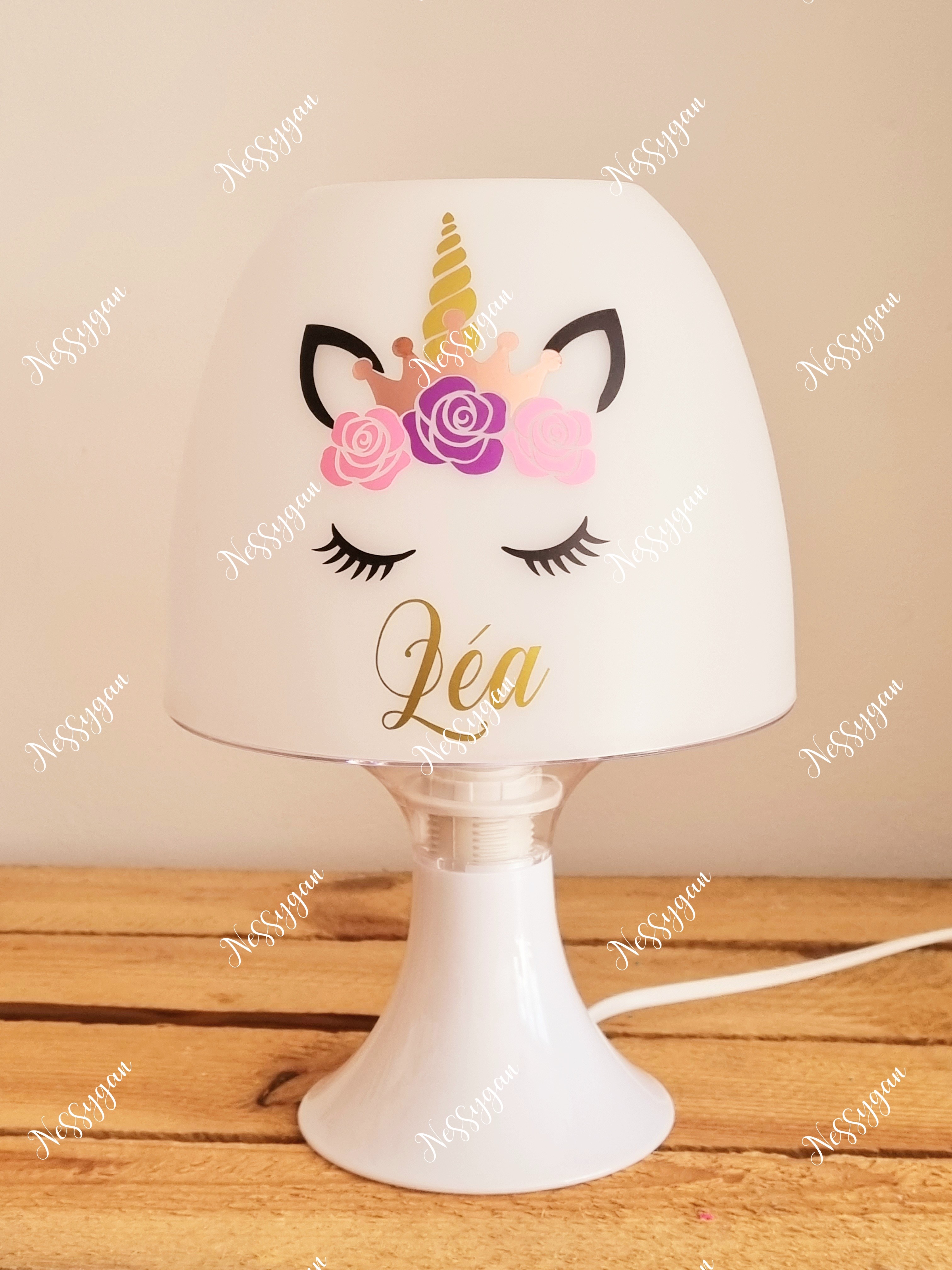 Lampe de chevet pour enfant personnalisée avec dessin + prénom (27